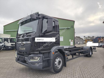 Camión MAN 18.320 TGM 4x2BL CH Fahrgestell Euro 6 Rechtslenker NEU