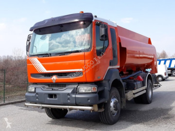 Камион цистерна Renault