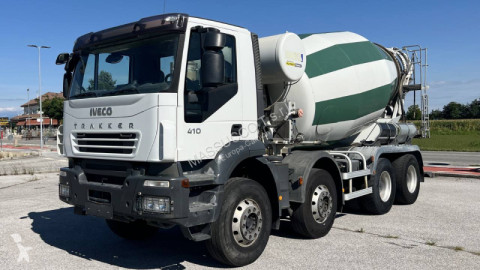 Camión hormigón cuba / mezclador Iveco