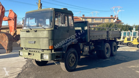 Камион шпригли Iveco