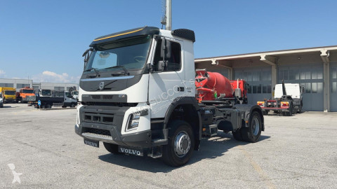Camion ribaltabile Volvo