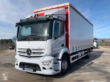 Camión tautliner (lonas correderas) Mercedes