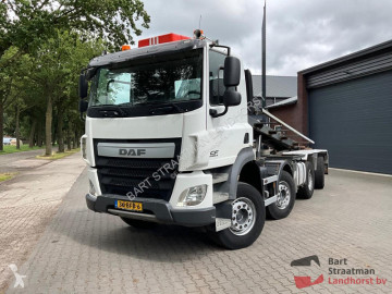 Lastbil containertransport Ginaf
