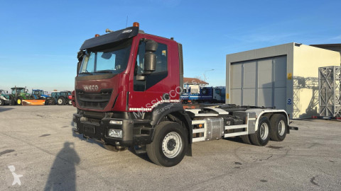 شاحنة Iveco TRAKKER 450 6x4