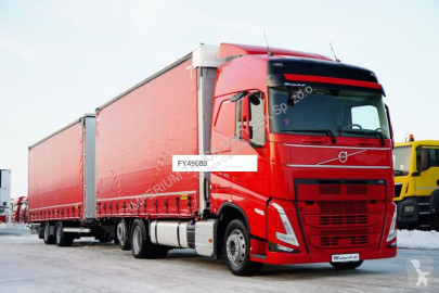 Camión remolque tautliner (lonas correderas) Volvo