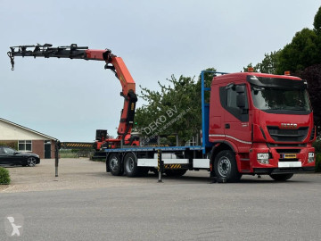 Camión grúa Iveco