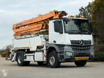 Kamion beton míchačka + čerpadlo Mercedes