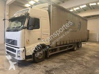 Camión tautliner (lonas correderas) Volvo