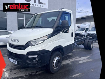 Camión chasis Iveco