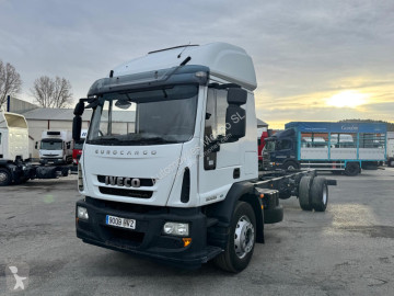 Camión chasis Iveco