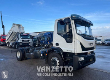 Camión chasis Iveco