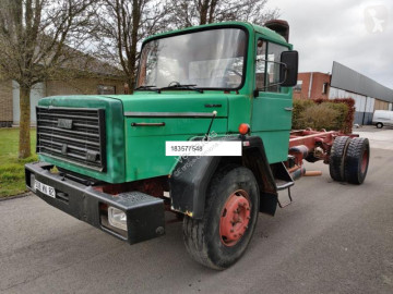Camión chasis Iveco