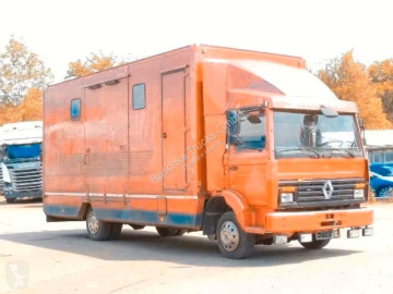 Камион ремарке за превоз на коне Renault