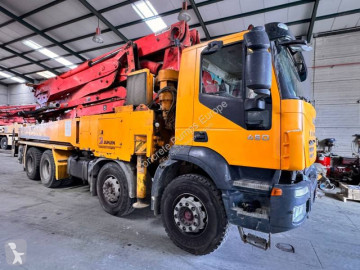 Camión bomba de hormigón Iveco