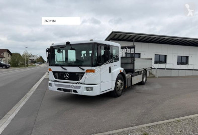 Lastbil platta Mercedes