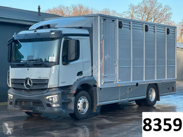 Ремарке за превоз на животни Mercedes