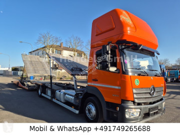 Ciężarówka do transportu samochodów Mercedes