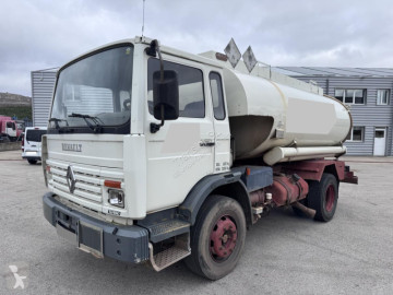 Camión cisterna hidrocarburos Renault