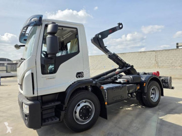 Lastbil polyvagn Iveco ny