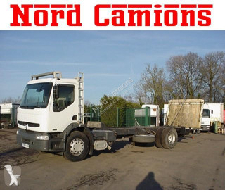 Camión chasis Renault
