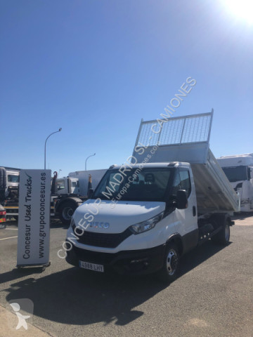 Con volquete Iveco