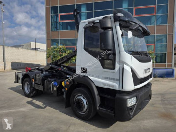 Камион мултилифт с кука Iveco
