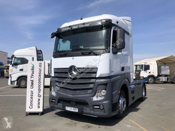 Cabeza tractora Mercedes