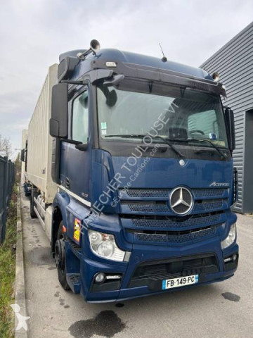 Камион контейнеровоз Mercedes