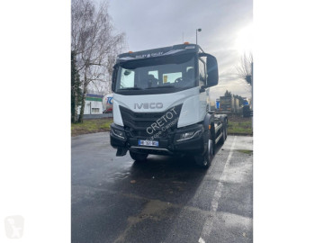 Камион Iveco X-WAY AD 300X46 Z/P HR OFF BEN AMO