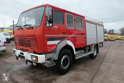 Lotto Di 2 Camion Dei Pompieri In Scala 1:43 - Mercedes-Benz L1519 + BERLIET GAK (modelli In Metallo)