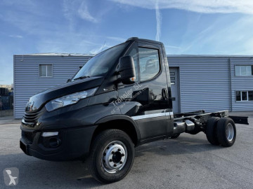 Camión chasis Iveco