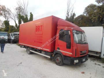شاحنة عربة مقفلة Iveco