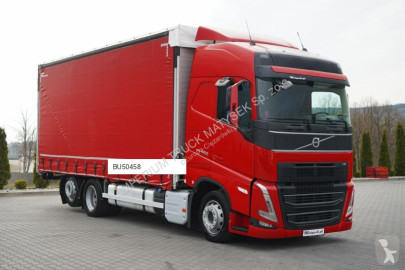 Камион подвижни завеси Volvo