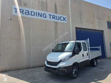 Camión plataforma Iveco nuevo