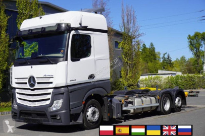 MercedesActros2542