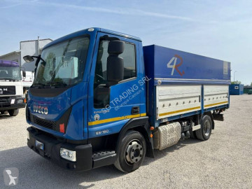 Камион подвижни завеси Iveco