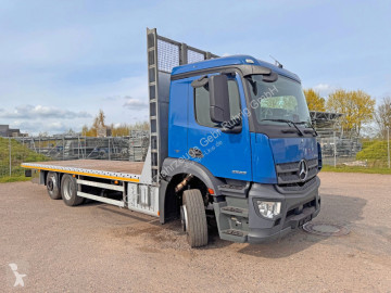 Lastbil Mercedes 2533 6X2 Plateau 7,40m + 1,00 m gesamt 8,40 m
