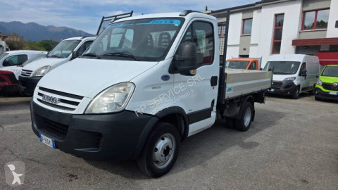 Camião tri-basculante Iveco