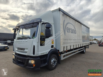 Камион подвижни завеси Iveco