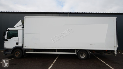 Камион MAN L 90 TGL 12.190 Closed box truck