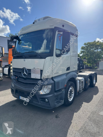 Cabeza tractora Mercedes