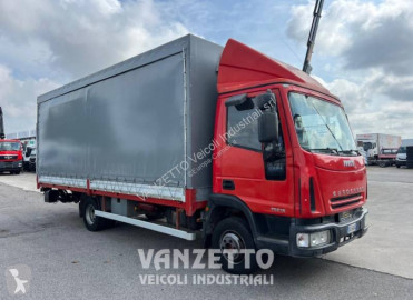 Kamion posuvné závěsy Iveco