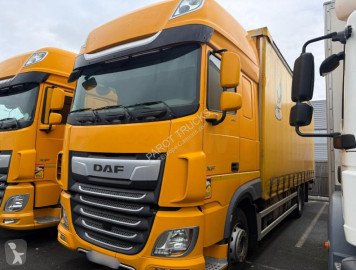Camion fourgon DAF