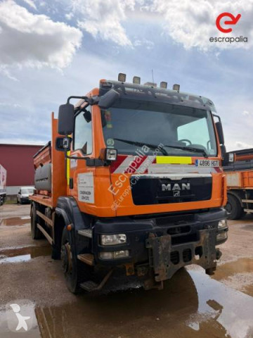 Camion déneigeuse MAN