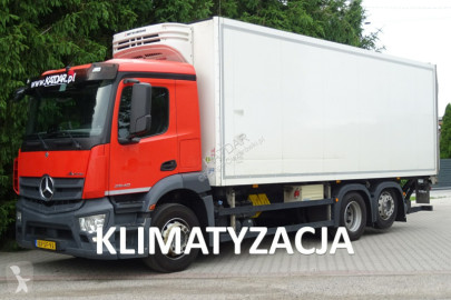 Камион хладилно Mercedes
