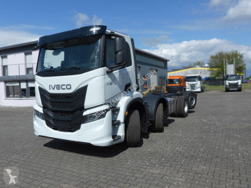 Камион шаси Iveco нови