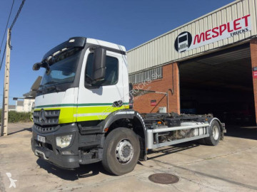 MercedesArocs1832