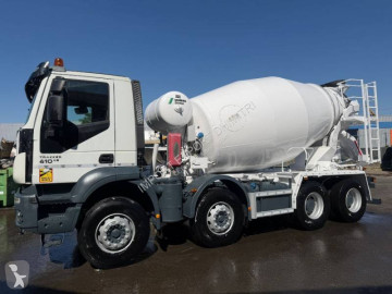 Kamion beton frézovací stroj / míchačka Iveco