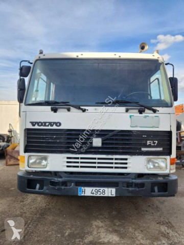 Камион Volvo FL7