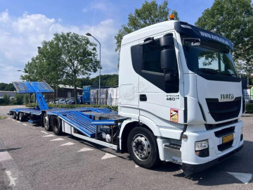 Камион автовоз Iveco